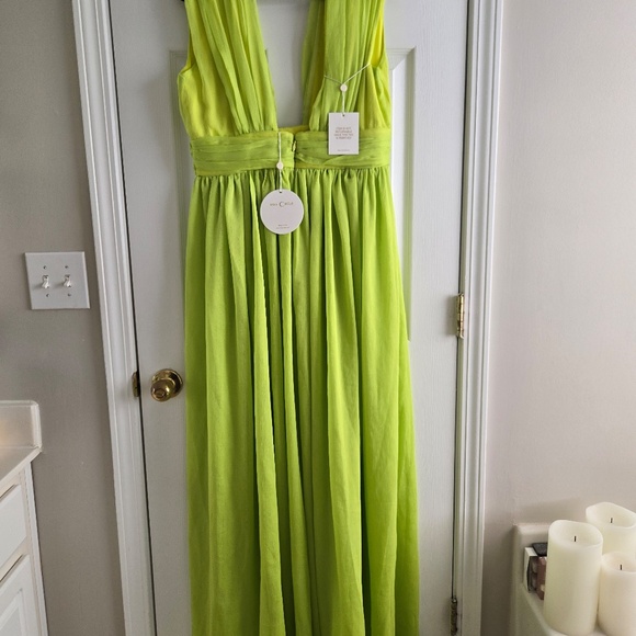 Miss Circle Valley Of Angels Lime Chiffon Pleated High Slit Maxi Dress - Picture 3 of 12